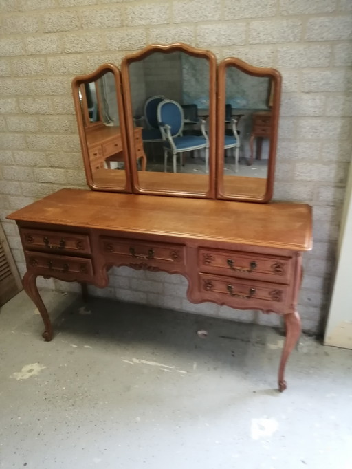 Vintage dressing table