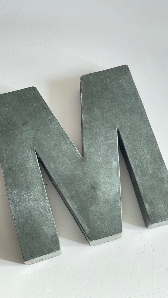 Image 1 of Lettre M Métal  Vintage
