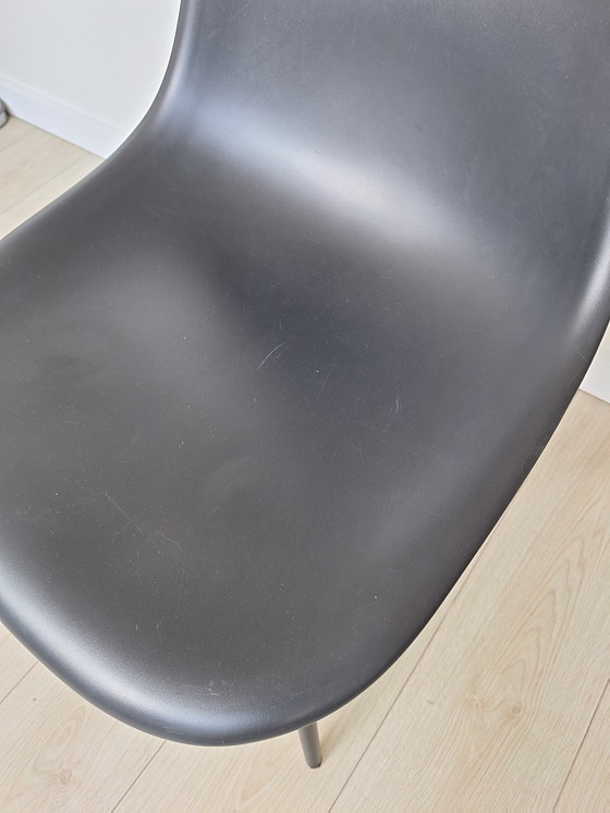 Image 1 of 2x Vitra Eames DSW negro con base negra