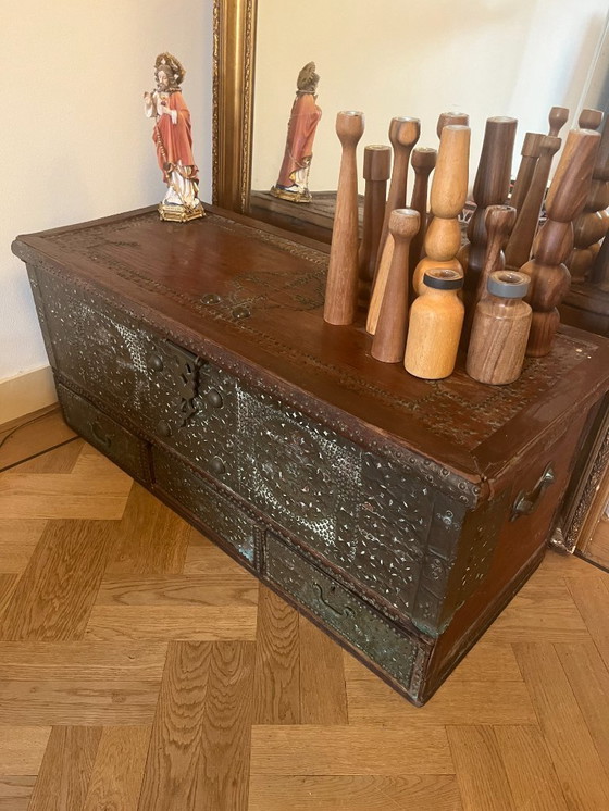 Image 1 of Ensemble unique de 3 coffres à couvertures arabes - fait à la main - vers 1950