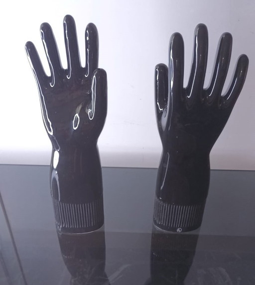 Rare ensemble de 2 moules à gants en porcelaine Pirelli - Art industriel noir du milieu du siècle (1985)