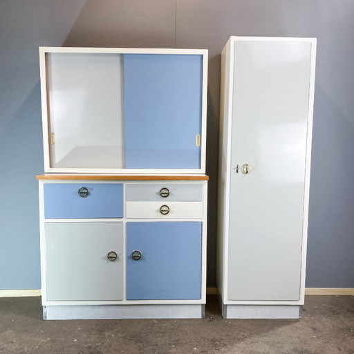 Mobili da cucina, blu pastello e grigio chiaro, anni '60, mobili di metà secolo