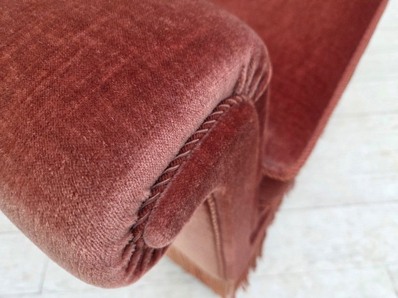 Image 1 of Poltrona danese, anni '70, velluto rosa salmone, legno di faggio.