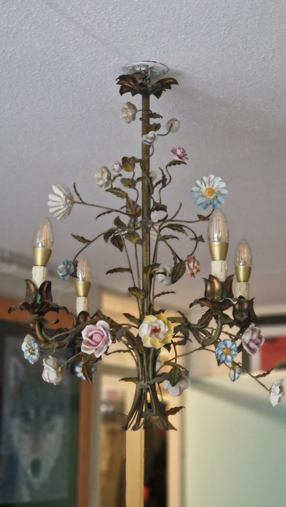 Image 1 of Italiaanse Kroonluchter met porseleinen roosjes