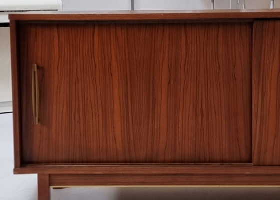 Image 1 of buffet du milieu du siècle