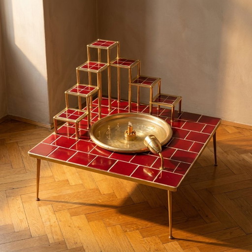 Retro-Hausbrunnen, futuristisch inspiriertes Wasserspiel aus glasierter Keramik und Metall im Stil des späten 20. Jahrhunderts,