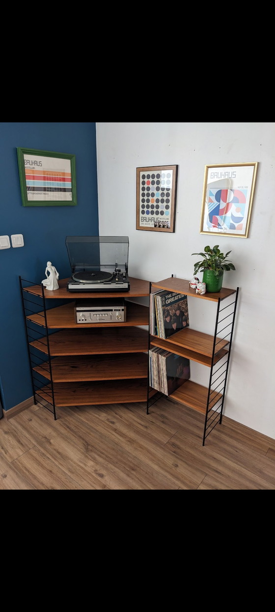 Image 1 of Vintage hoekplank met touwtjes