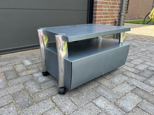 Leolux Verso TV stand light blue metallic