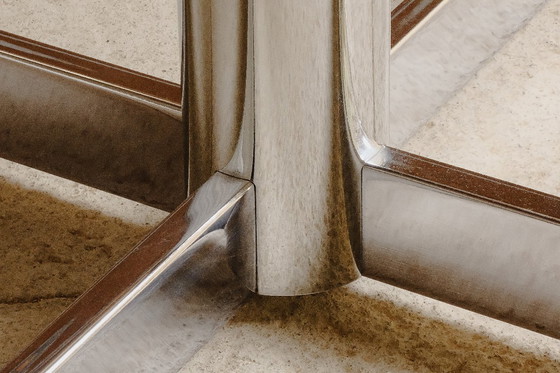 Image 1 of Roche Bobois (attrib.) - Table de salle à manger ronde en verre fumé et acier chromé - v. 1975 - France/Italie