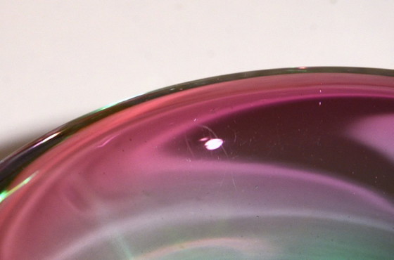 Aschenbecher mit Stößel aus grünem und fuchsiafarbenem Glas im Stil von Murano Summerso, 17 x 6 cm (photo 6 of 7)