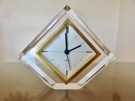 Image 1 of Grote schoorsteenklok, lucite en messing, Frankrijk, 1970