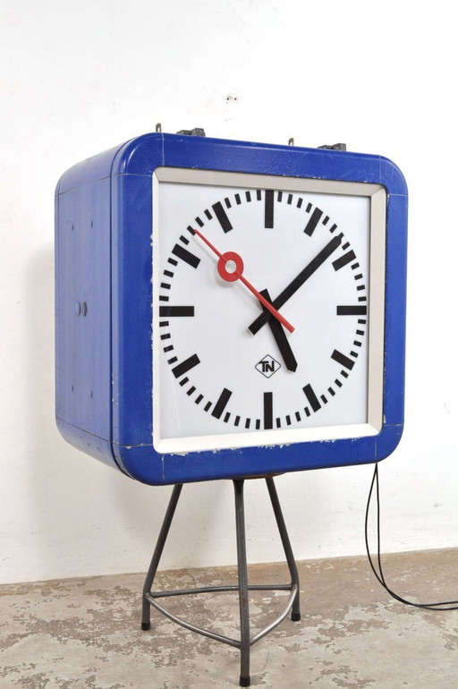 Double-sided NS station clock XL