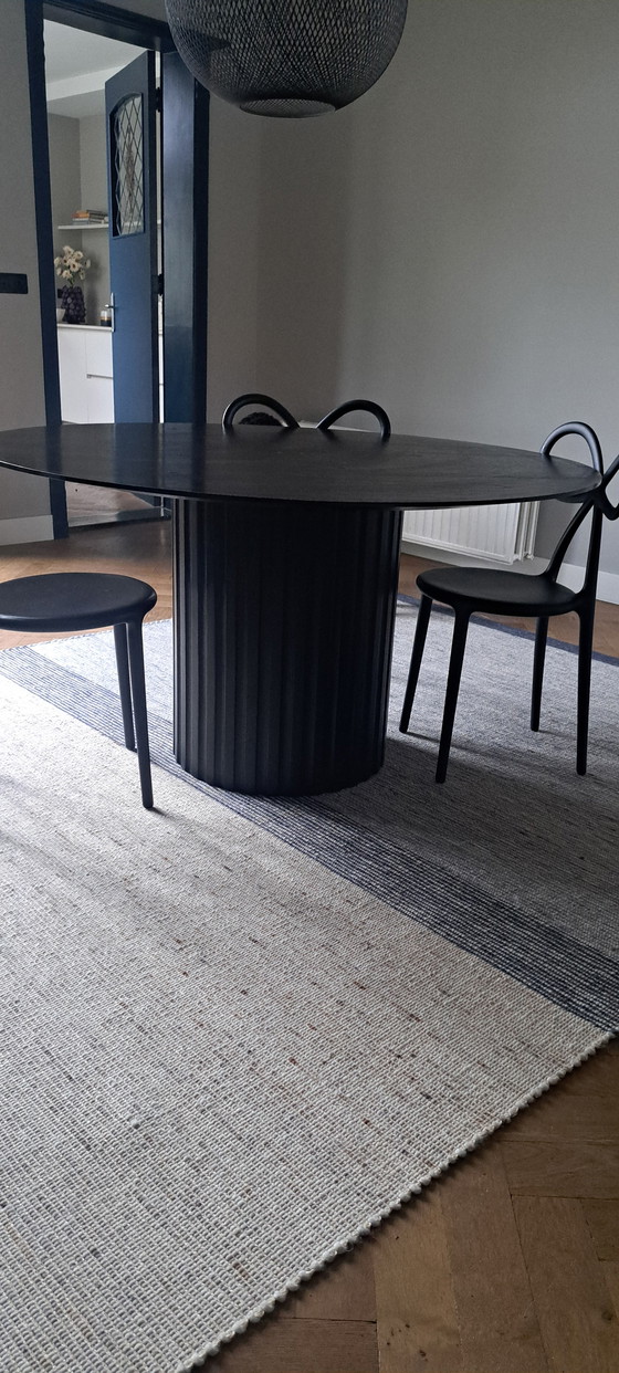 Image 1 of Round dining table HK Living