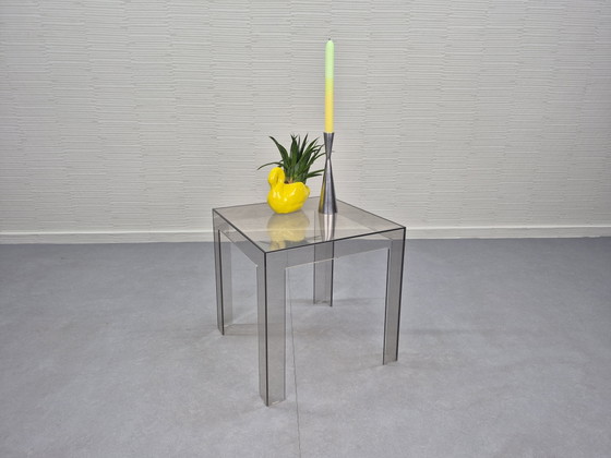 Kartell Jolly, tavolino in acrilico grigio fumo. – Tavolini, Plexiglass (photo 3 of 7)
