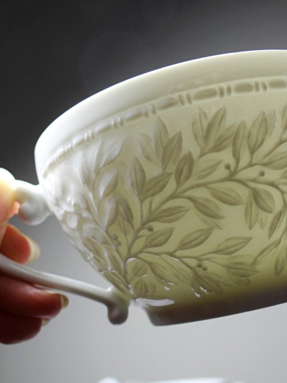 Juego de 6 tazas de porcelana blanca Bernardaud Limoges con diseño Louvre. – Loza, Porcelain (photo 5 of 12)