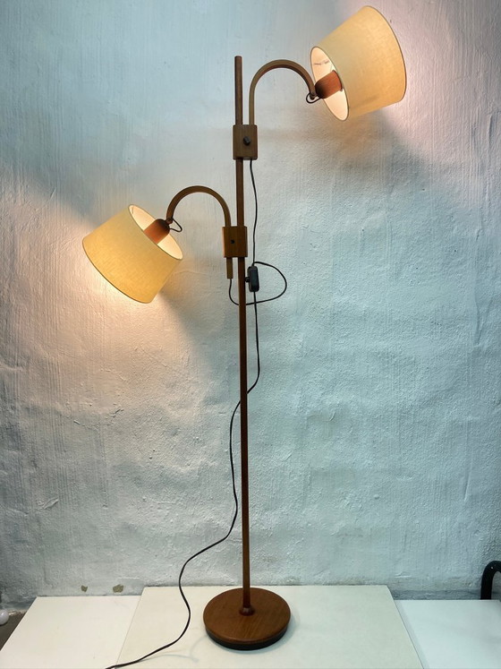 Image 1 of Domus dubbele booglamp van teakhout, design uit de jaren 70.