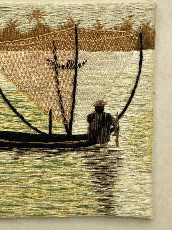 Ricamo di seta vietnamita – Pescatore con grande rete sul Mekong – c. – Dipinti e disegni, Silk (photo 3 of 8)