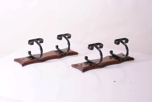 portes manteau en bois et fer forgé, lot de deux