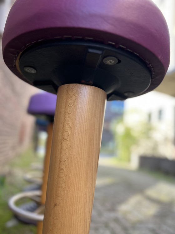 Image 1 of 4 krukken met gietijzeren voeten 