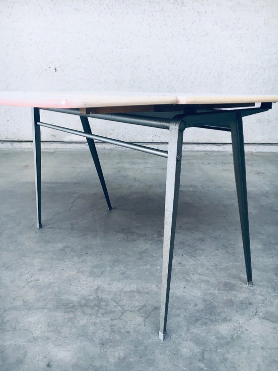 Image 1 of Scrivania di design industriale olandese di Wim Rietveld per Ahrend De Cirkel, Paesi Bassi, anni '60