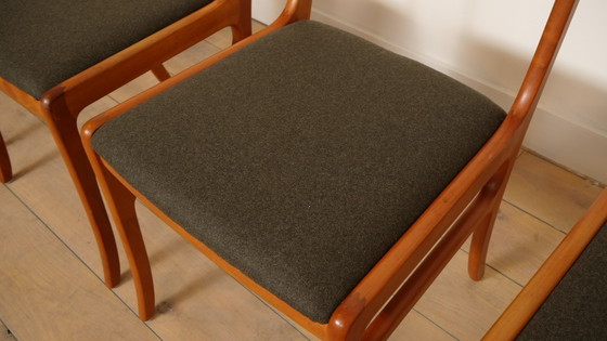 Image 1 of 4 x eetkamerstoel | Ole Wanscher | Kersenhout | Opnieuw gestoffeerd