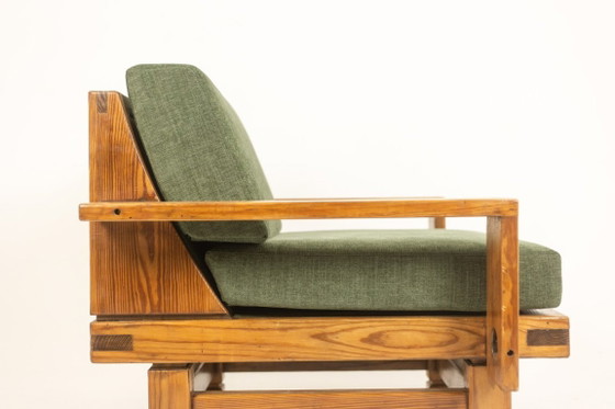 Image 1 of Een paar fauteuils in modernistische stijl, gemaakt van grenenhout. Jaren 60.
