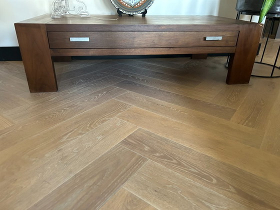 Image 1 of Table basse en noyer