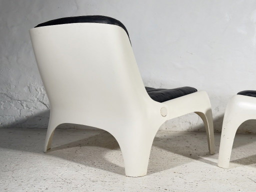 Iconiche poltrone lounge in fibra di vetro degli anni '70, in stile "era spaziale", di Carl Straub. (photo 2 of 14)