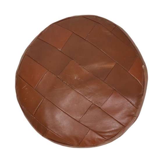 Image 1 of Pouf rotondo vintage in similpelle con patchwork