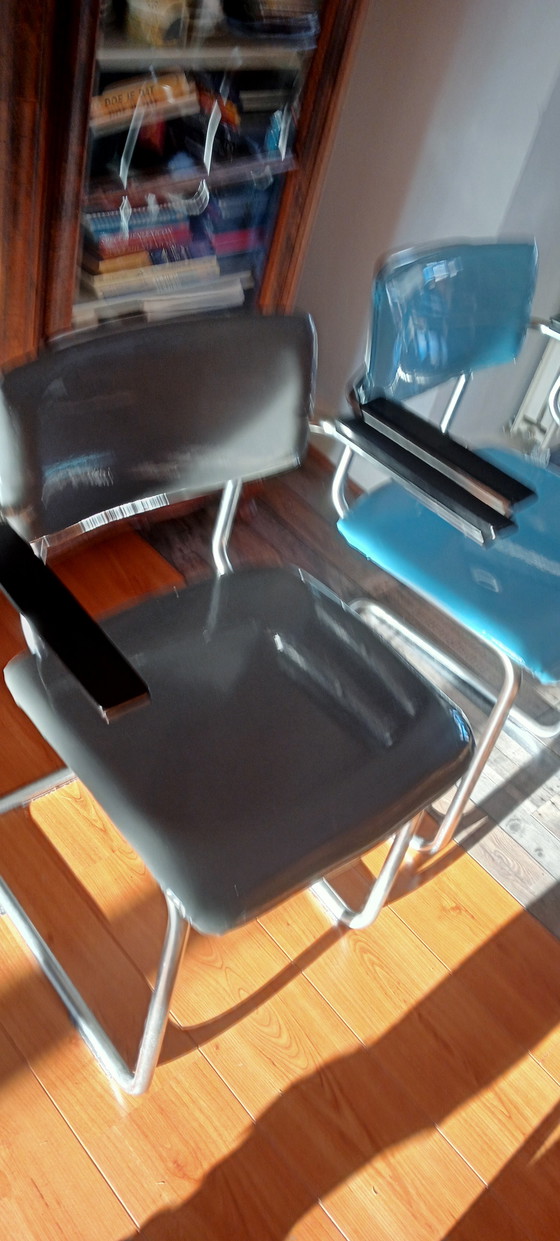 Image 1 of 4 Gispen eetkamerstoelen 