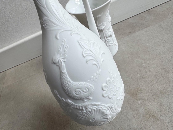 2x Vintage White Biscuit Porcelain AK Kaiser Vases - M. Frey (photo 4 of 8)