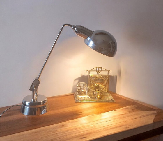 Image 1 of Vintage chromen lamp model 600 - Ontwerp Charlotte Perriand - Uitgegeven door Jumo 1940