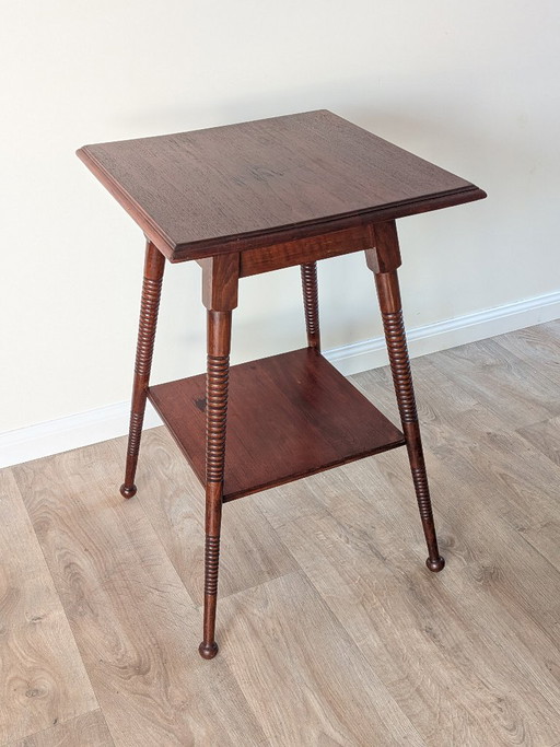 Table d'appoint/table basse de style Arts & Crafts antique par William Birch (vers 1900)