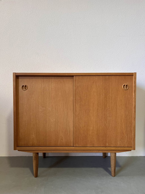 Armoire vintage en chêne à portes coulissantes