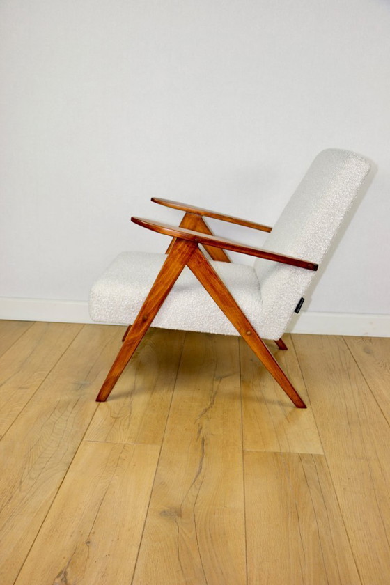 Image 1 of Vintage armchair B-310 VAR white structural boucle 1970s - beech-coloured wood
