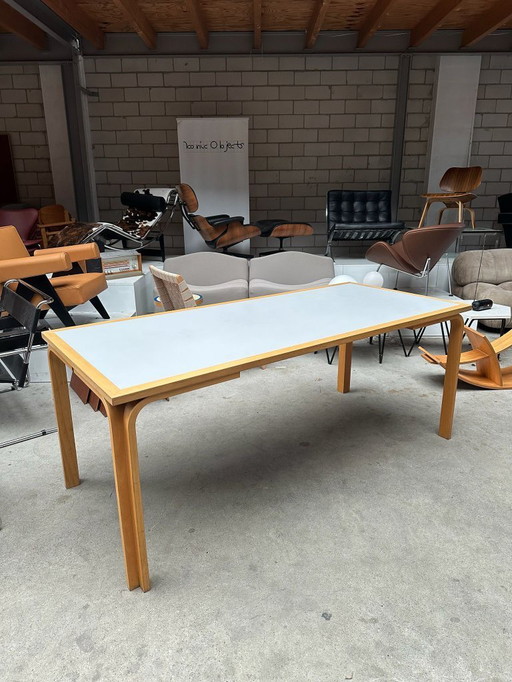 Mesa de Magnus Olesen