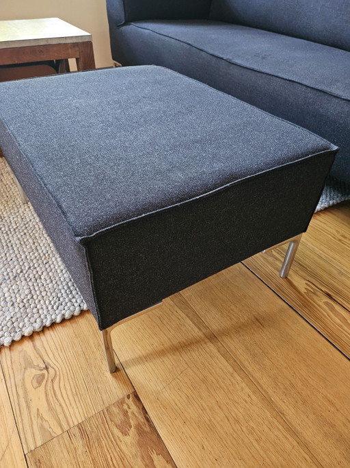 Design on stock BLOQ poef in Tonica 192 Antraciet 60x80 cm
