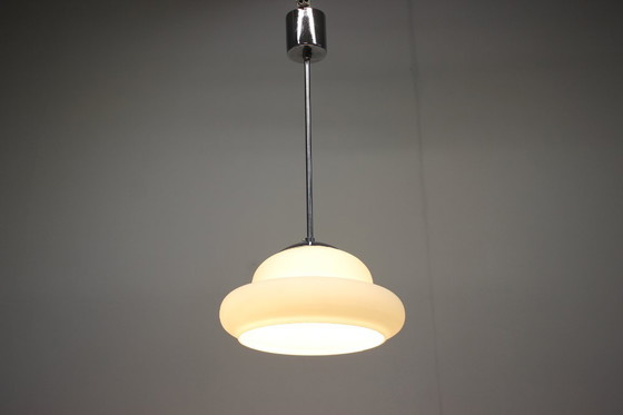 Image 1 of Lampadario cromato di metà secolo, anni '60, Cecoslovacchia