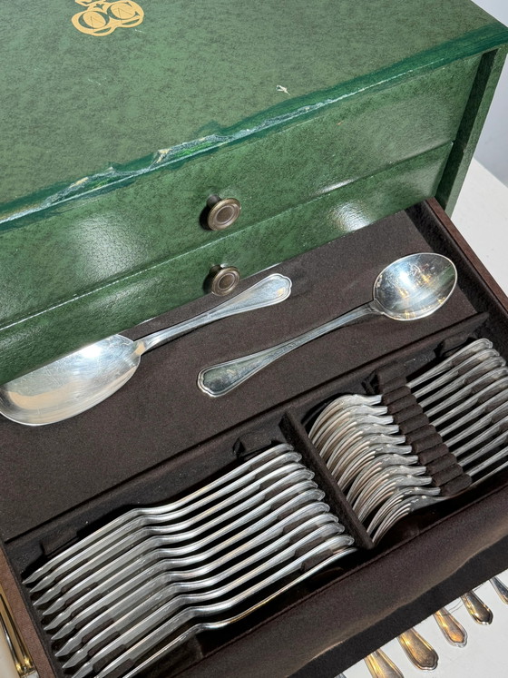 Juego de cubiertos Christofle “Spatours” bañados en plata – 144 piezas con estuche original antioxidante. (photo 7 of 10)