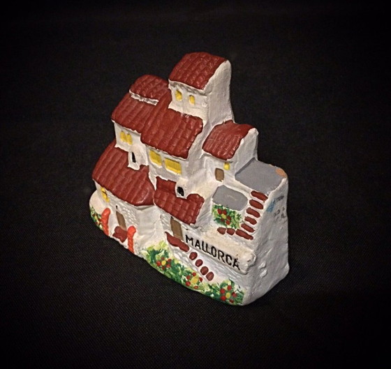 Image 1 of Hand-Painted Miniature House Figurine from Mallorca – Colorful Plaster Model - 2Y19