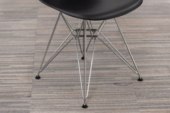 Image 1 of Silla Vitra Eames Plastic Chair Dsr Club