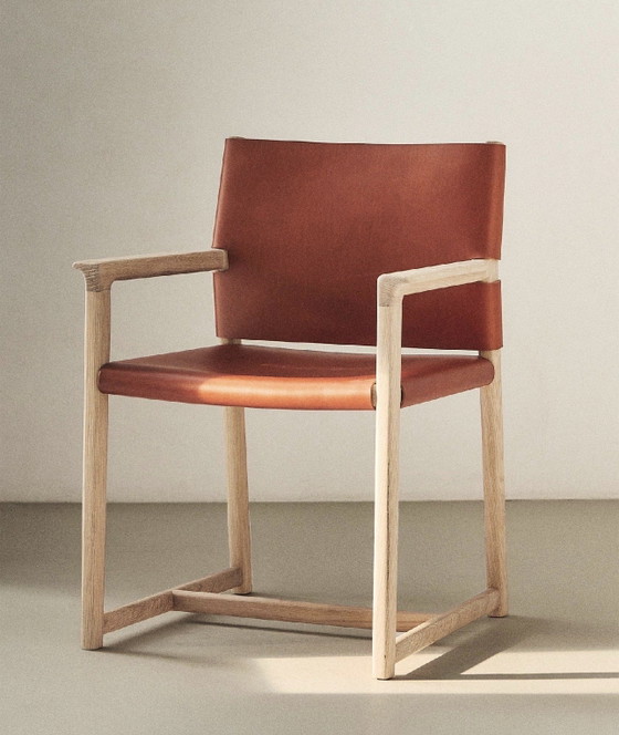Stoel 03 van Vincent Van Duysen voor Zara Home – Fauteuils, Leather, Wood (photo 3 of 8)