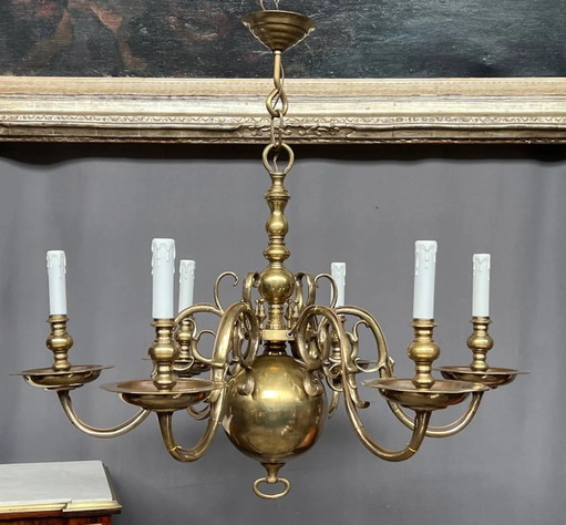 Kroonluchter uit een oud kasteel, gemaakt van massief brons. – Bronze (photo 2 of 7)