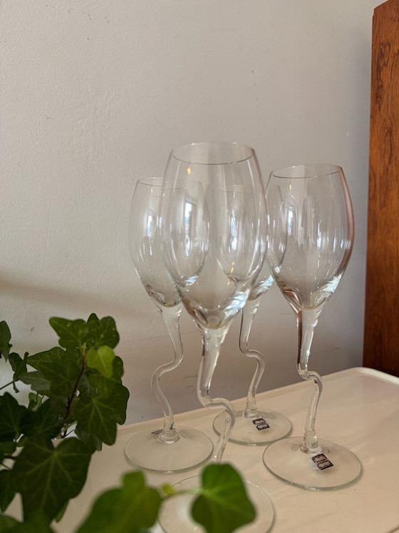 Bicchieri da vino in cristallo ondulati a zig zag anni '80 – Bicchieri e caraffe (photo 6 of 6)