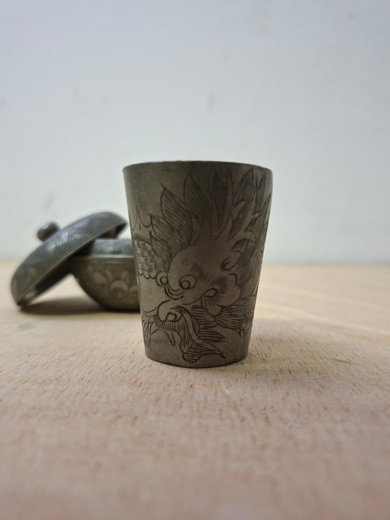 Image 1 of Vassoio cinese in peltro + tazza da tè Kut Hing Swatow 1950 ca.