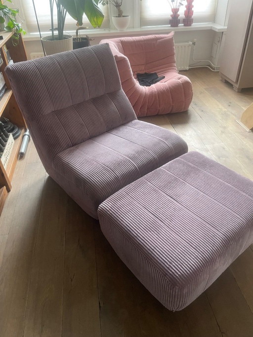 Divano lounge Homestock con pouf Theodore