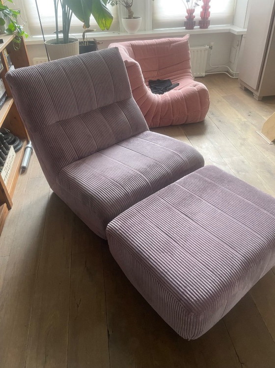 Image 1 of Divano lounge Homestock con pouf Theodore