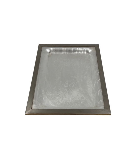 Image 1 of Hollywood Regency dienblad van messing en lucite met imitatieparelmoer, Italië, jaren 70.