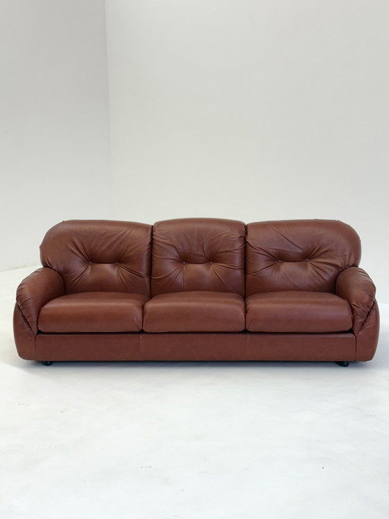 Image 1 of Divano di design vintage di Poltrona in pelle Skai