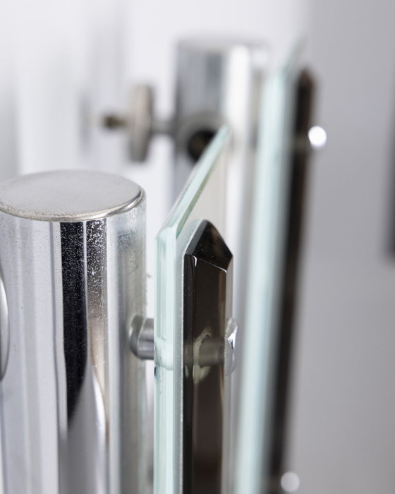 Image 1 of Paire d'appliques en métal et verre vintage des années 60 design italien